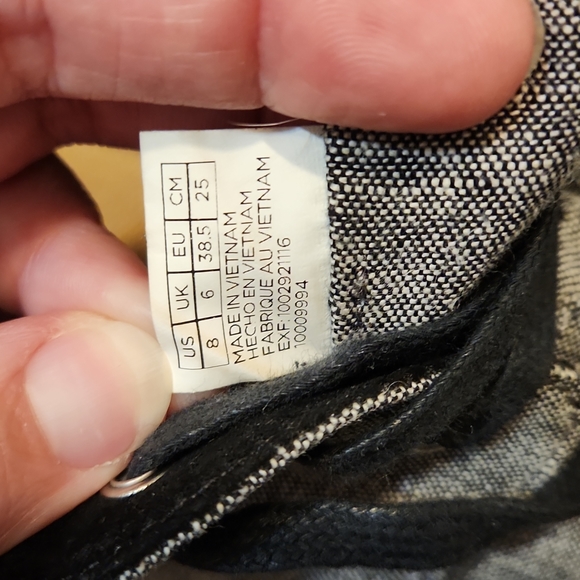 Grey Women's TOMS Sneakers in Size 8 - Picture 8 of 9